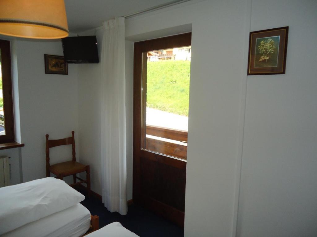 Hotel Pensione Dolomiti Falcade Camera foto