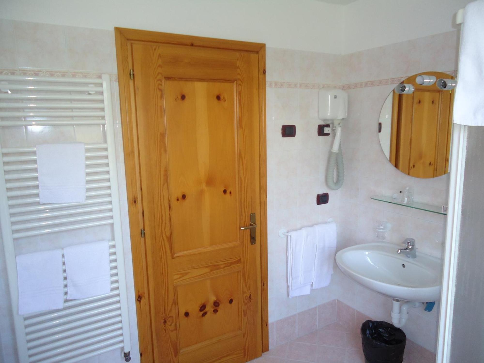 Hotel Pensione Dolomiti Falcade Esterno foto