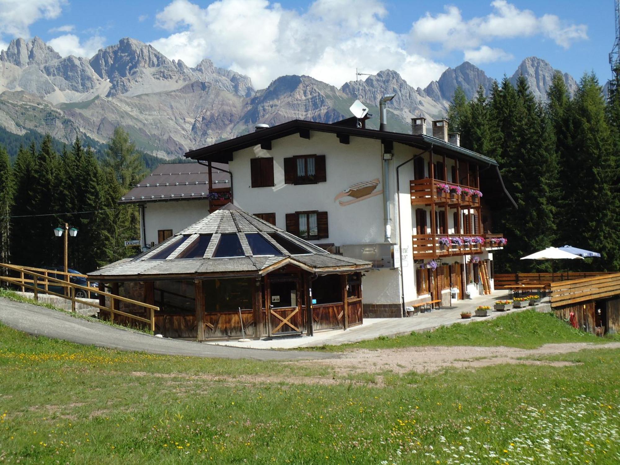 Hotel Pensione Dolomiti Falcade Esterno foto