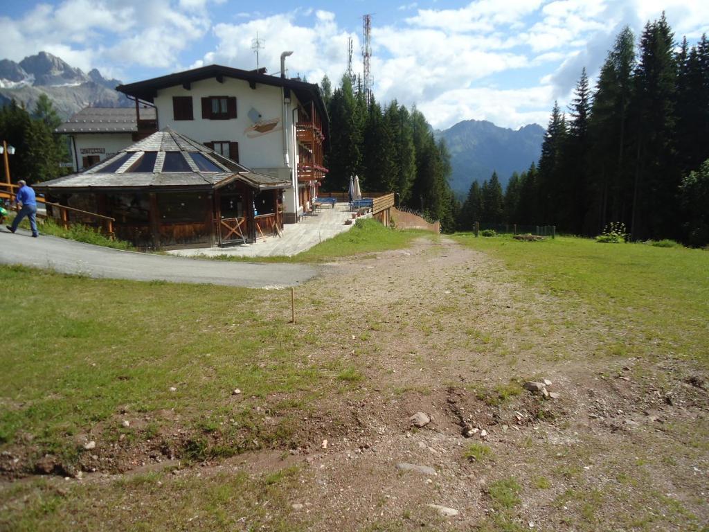 Hotel Pensione Dolomiti Falcade Esterno foto